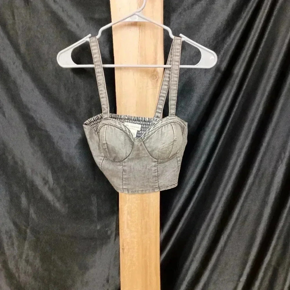 Stylish Denim Crop Top - Picture 4 of 9